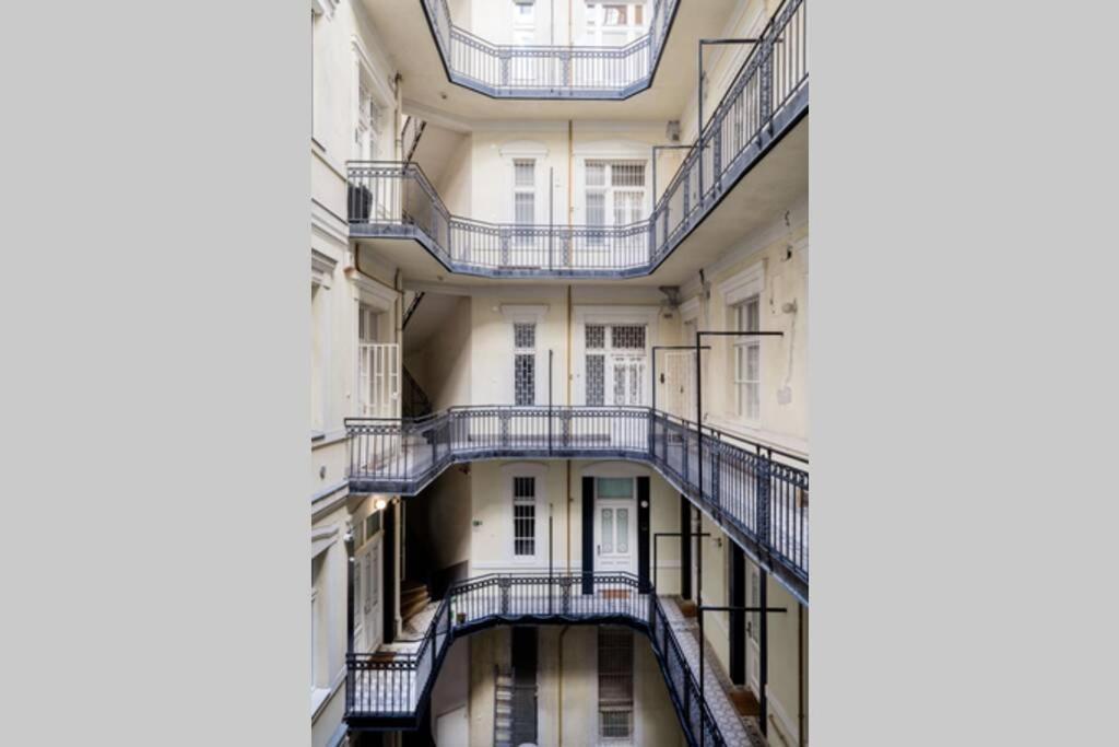 Oktober 6/8 Apartment Budapeszt Zewnętrze zdjęcie